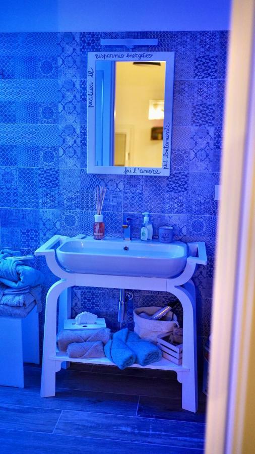 Bed Art Relaxing Suite - Appartamento Con Sauna Happiness Suite Gallery San Benedetto del Tronto Bagian luar foto