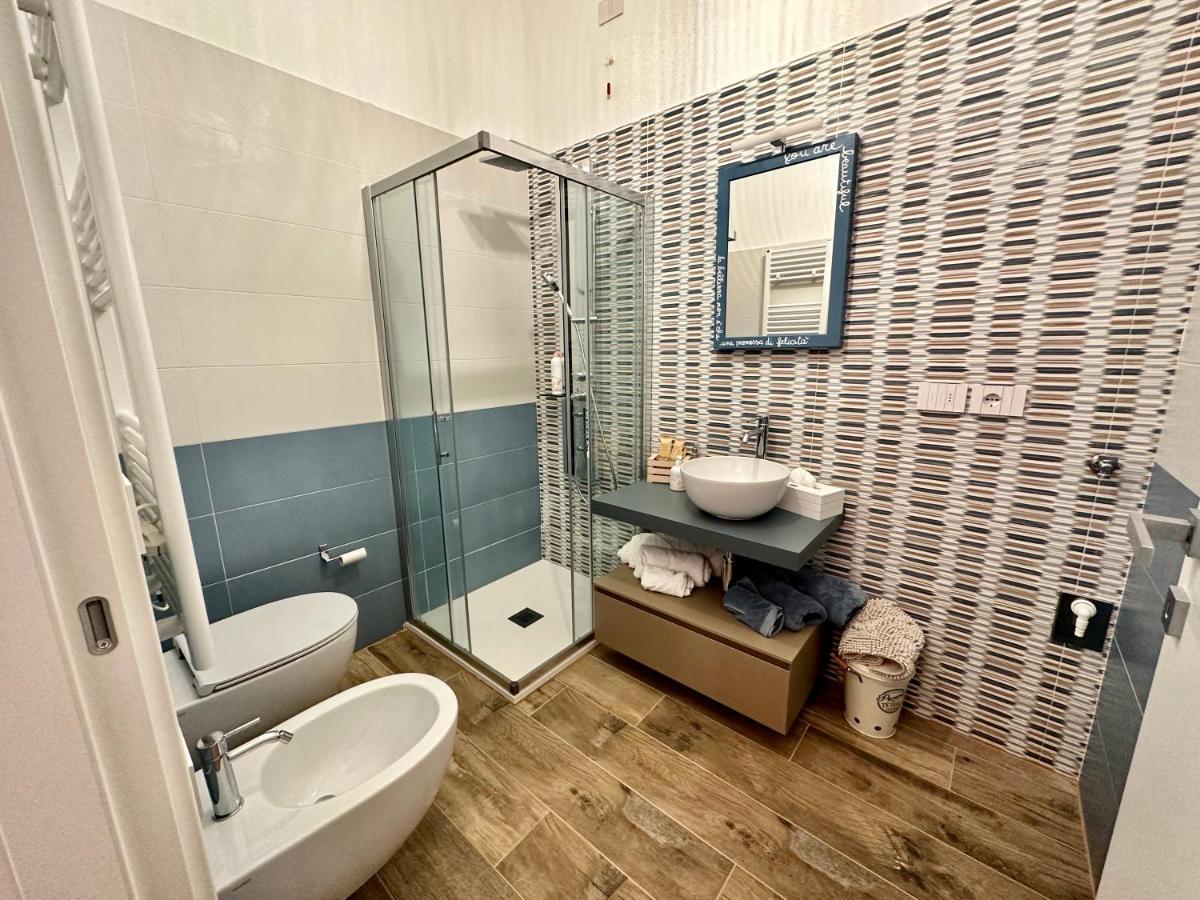 Bed Art Relaxing Suite - Appartamento Con Sauna Happiness Suite Gallery San Benedetto del Tronto Bagian luar foto